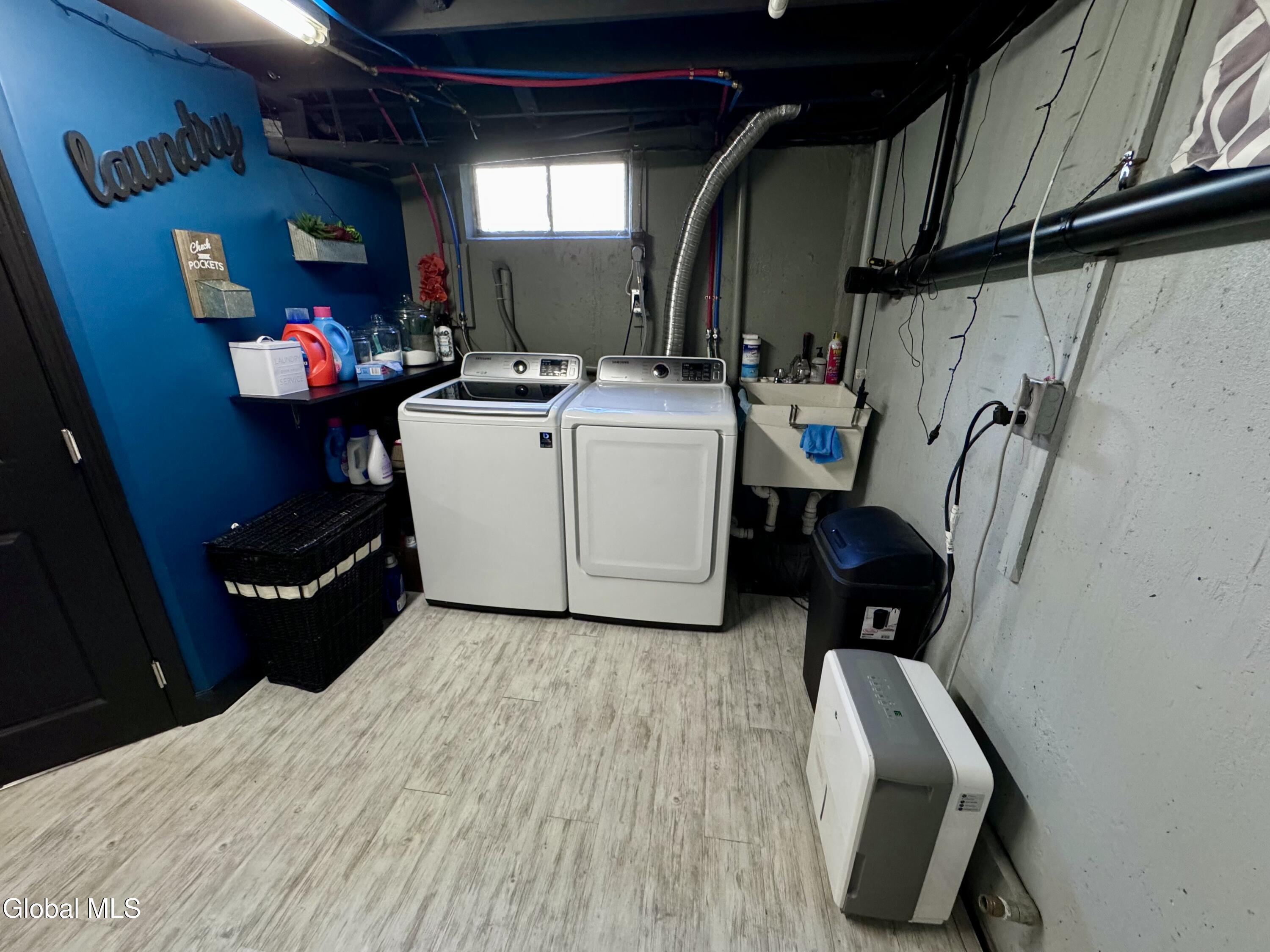 34 Venus Drive Loudonville NY 12211