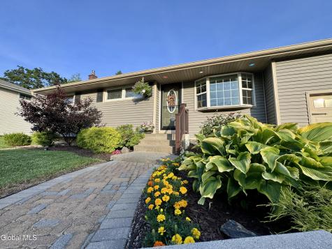 34 Venus Drive Loudonville NY 12211