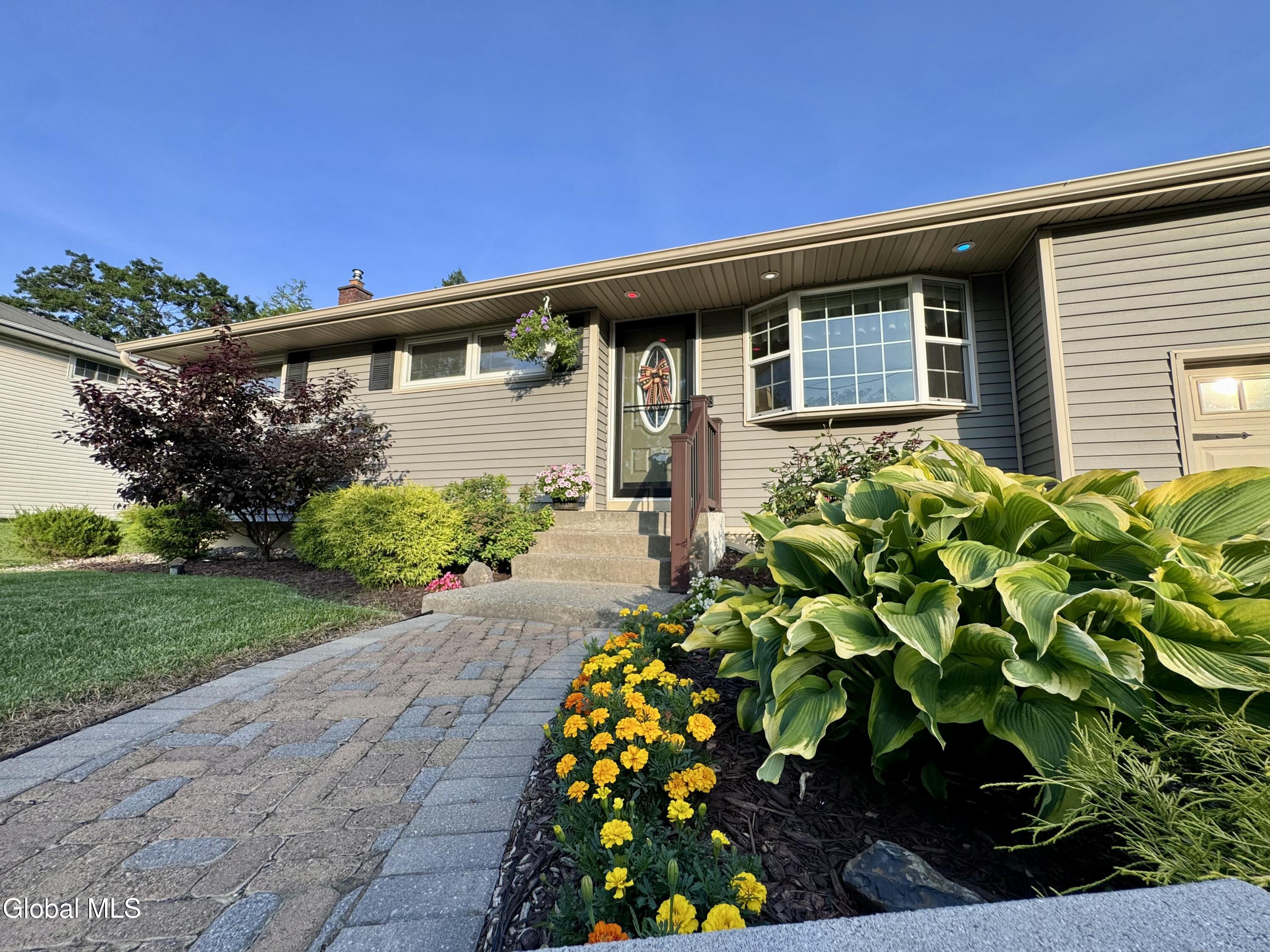 34 Venus Drive Loudonville NY 12211
