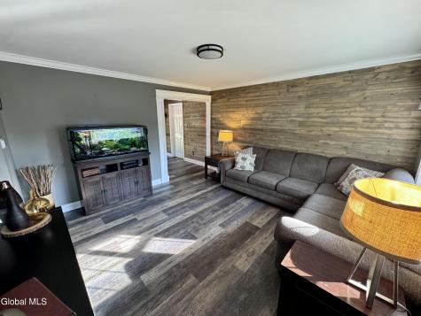 34 Venus Drive Loudonville NY 12211