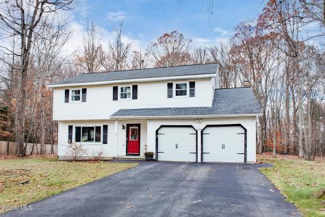 101 Wineberry Lane Malta NY 12020