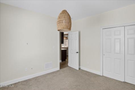 19 Berkeley Way Saratoga Springs NY 12866