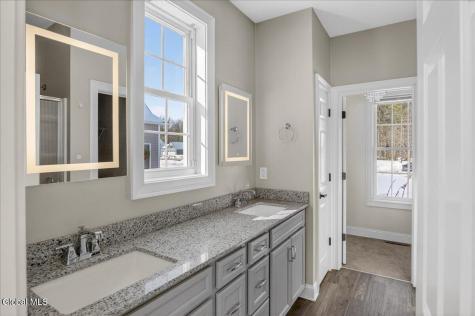 19 Berkeley Way Saratoga Springs NY 12866