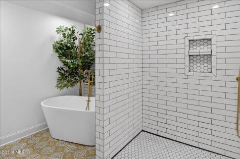 19 Berkeley Way Saratoga Springs NY 12866