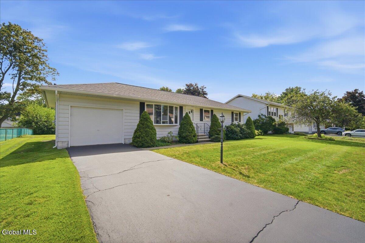 48 Wertman Lane Loudonville NY 12211
