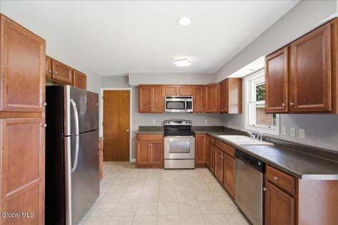 48 Wertman Lane Loudonville NY 12211
