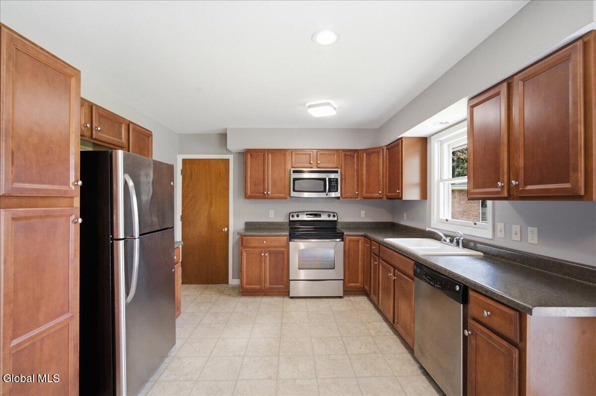 48 Wertman Lane Loudonville NY 12211