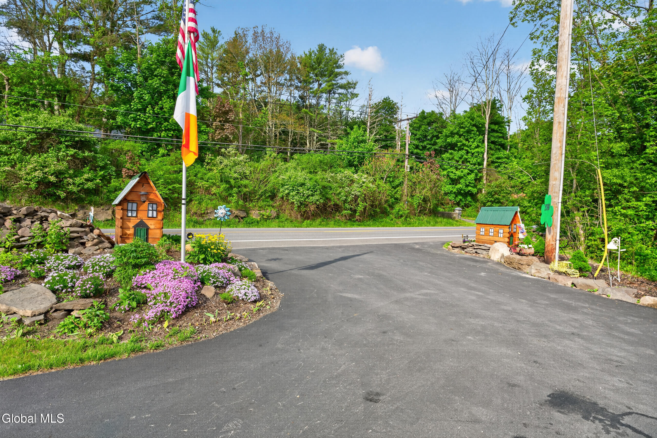 2588 New York 145 East Durham NY 12423