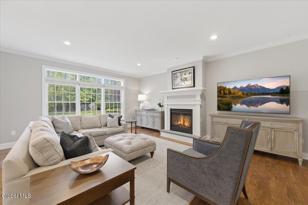 709 Waldens Pond Road Albany NY 12203