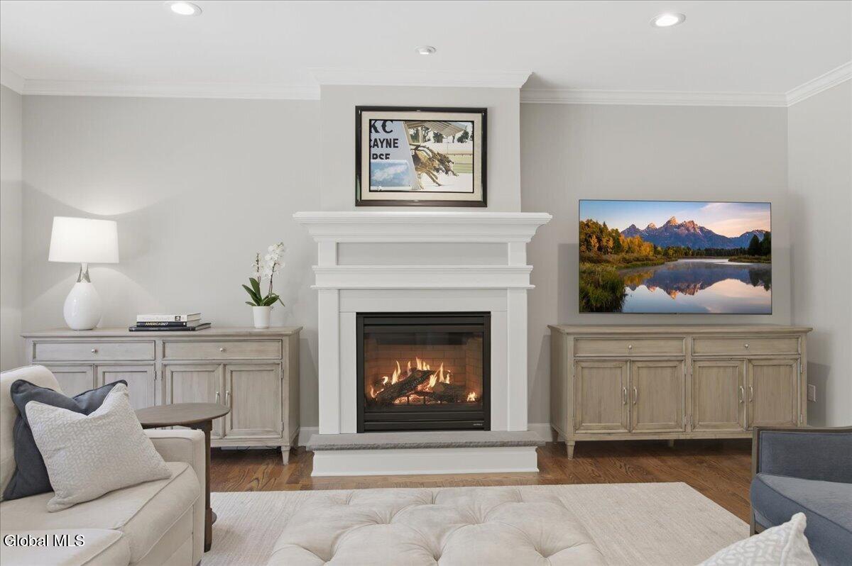 709 Waldens Pond Road Albany NY 12203