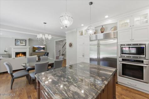 709 Waldens Pond Road Albany NY 12203