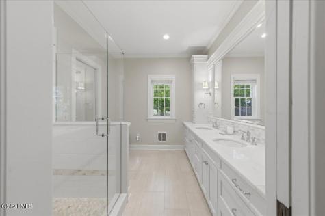709 Waldens Pond Road Albany NY 12203