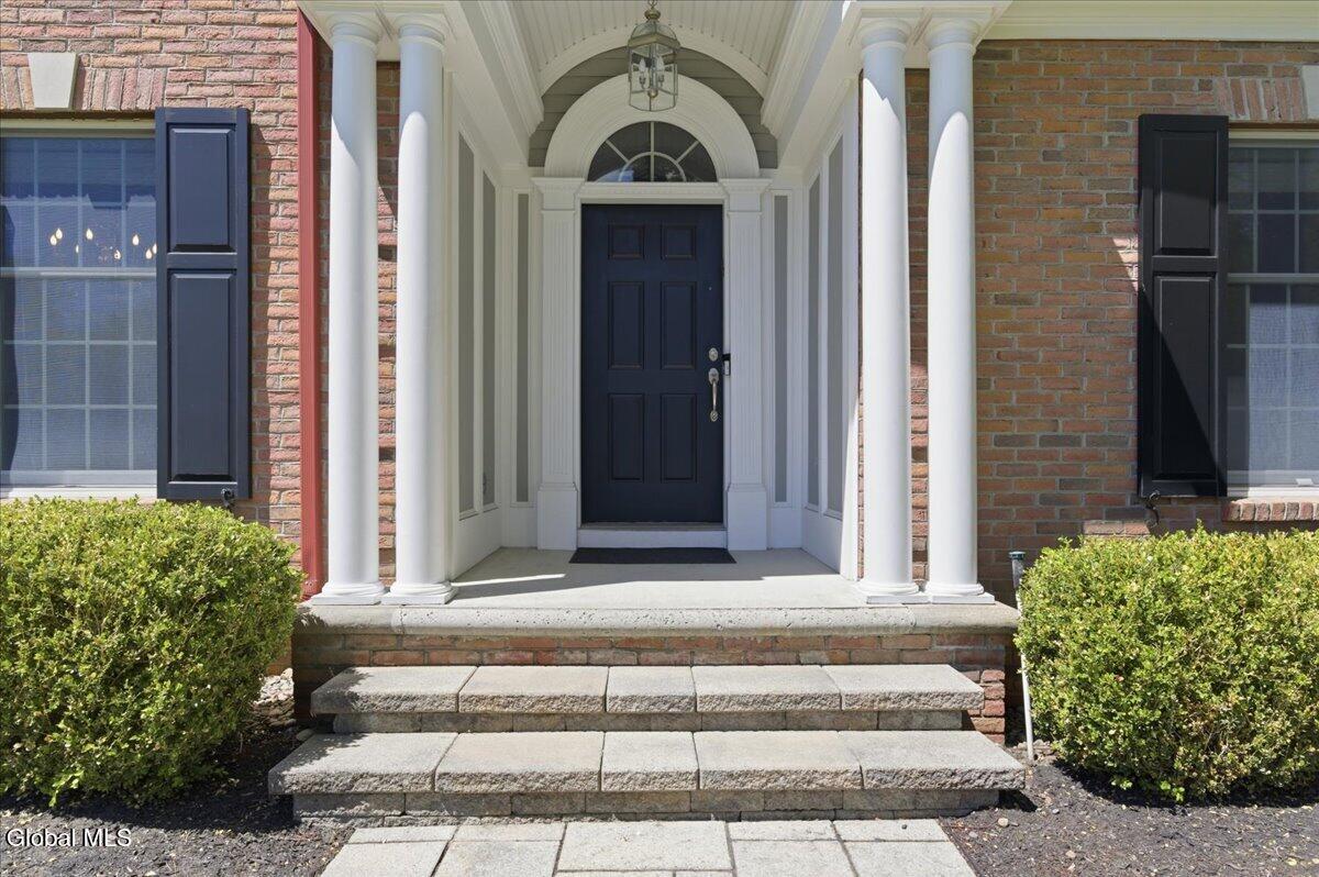 709 Waldens Pond Road Albany NY 12203