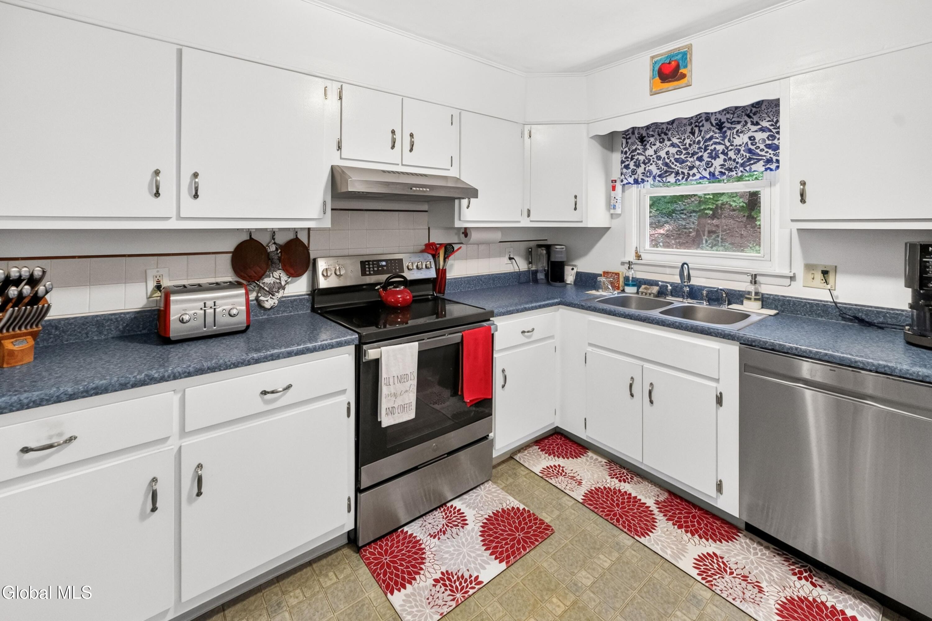 19 Chinquapin Avenue East Greenbush NY 12061