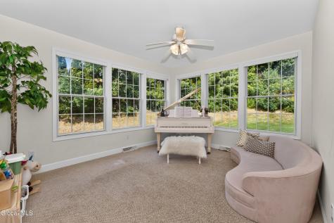 42 S Outlook Drive Halfmoon NY 12118