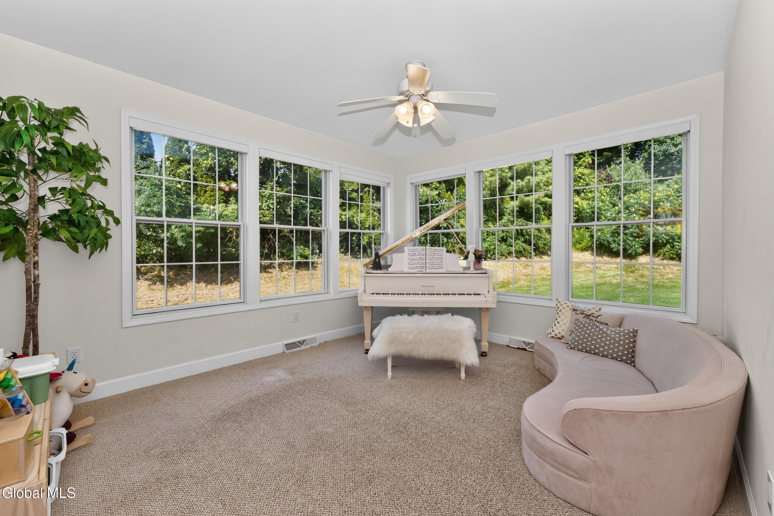 42 S Outlook Drive Halfmoon NY 12118