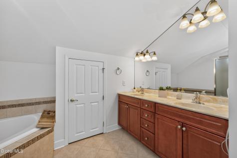 42 S Outlook Drive Halfmoon NY 12118