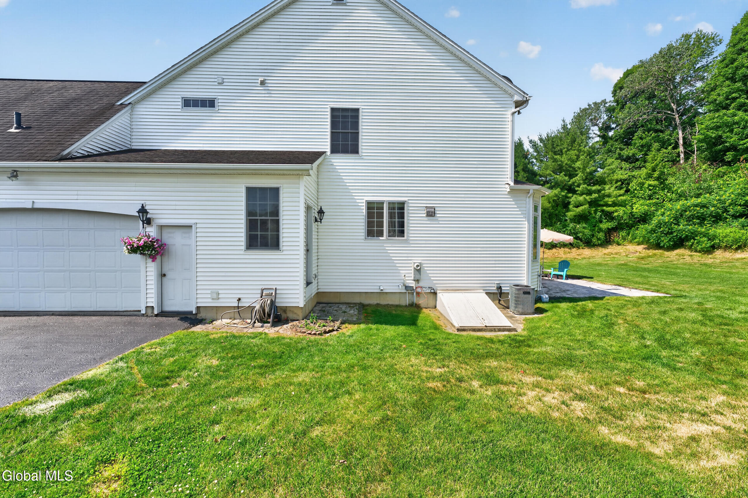 42 S Outlook Drive Halfmoon NY 12118