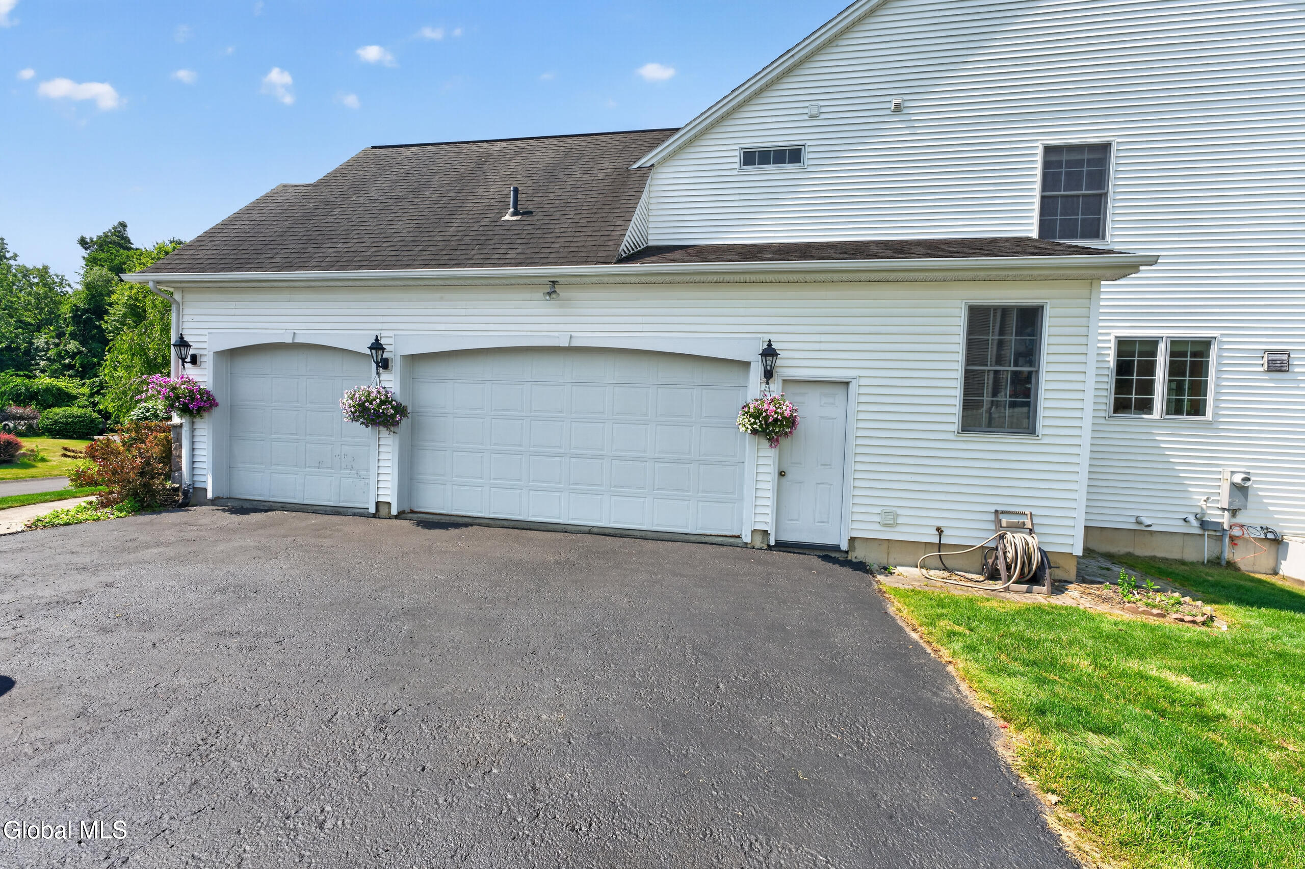 42 S Outlook Drive Halfmoon NY 12118