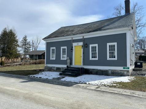 29 Beggs Point Street Essex NY 12936