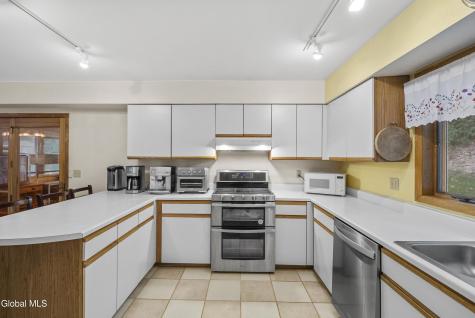 102 Old Coach Road Clifton Park NY 12065