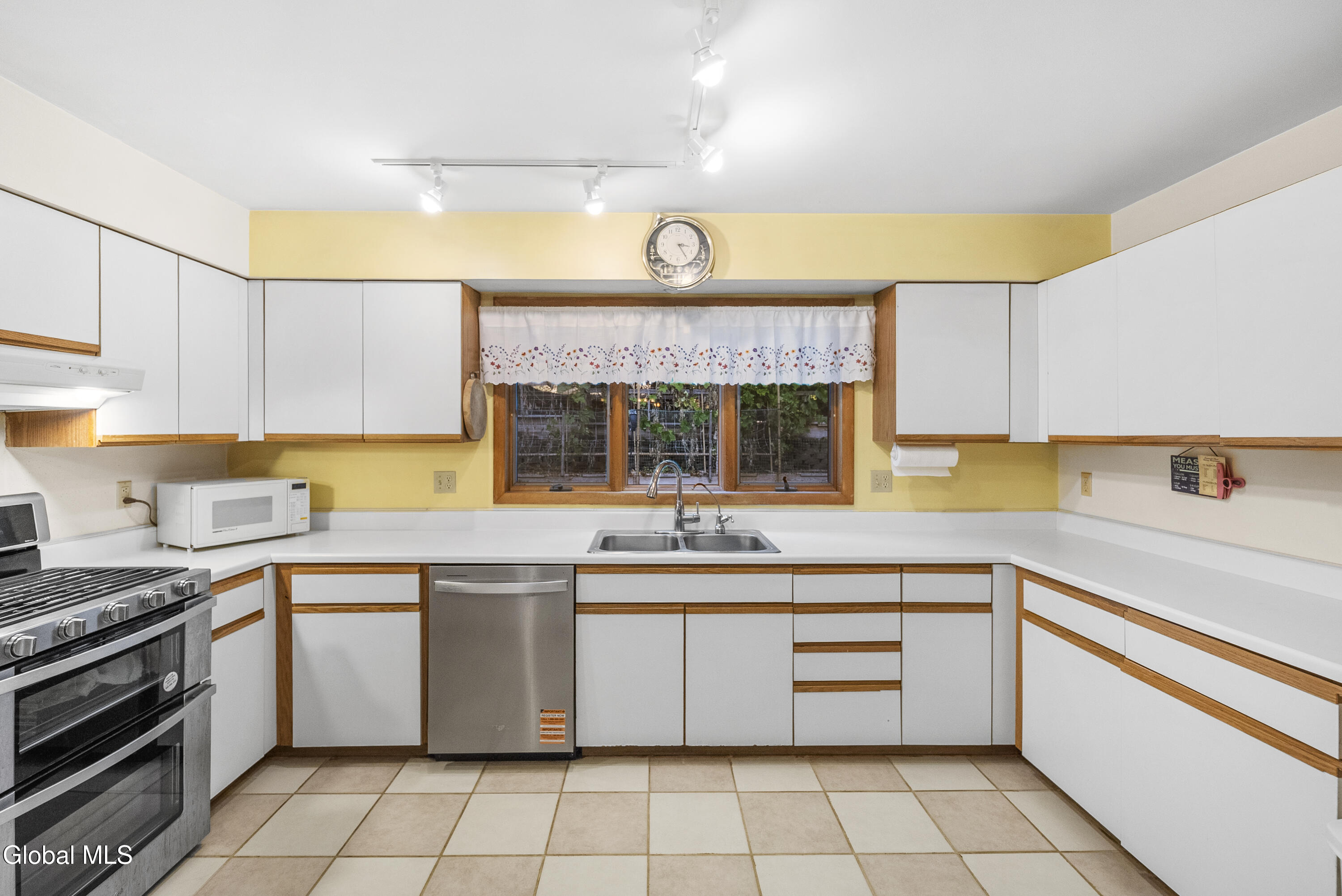 102 Old Coach Road Clifton Park NY 12065