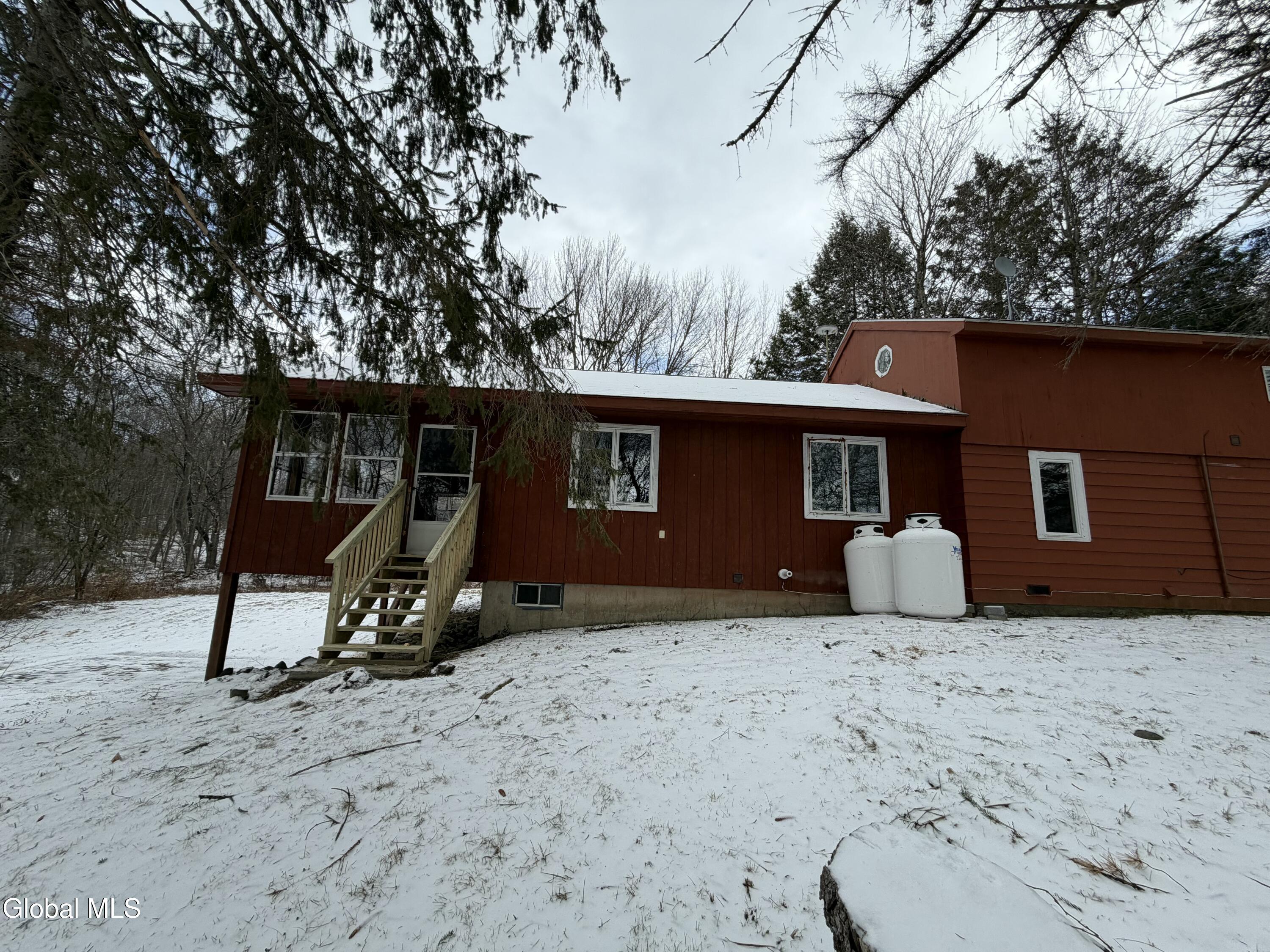 2704 Ny-2 Cropseyville NY 12052