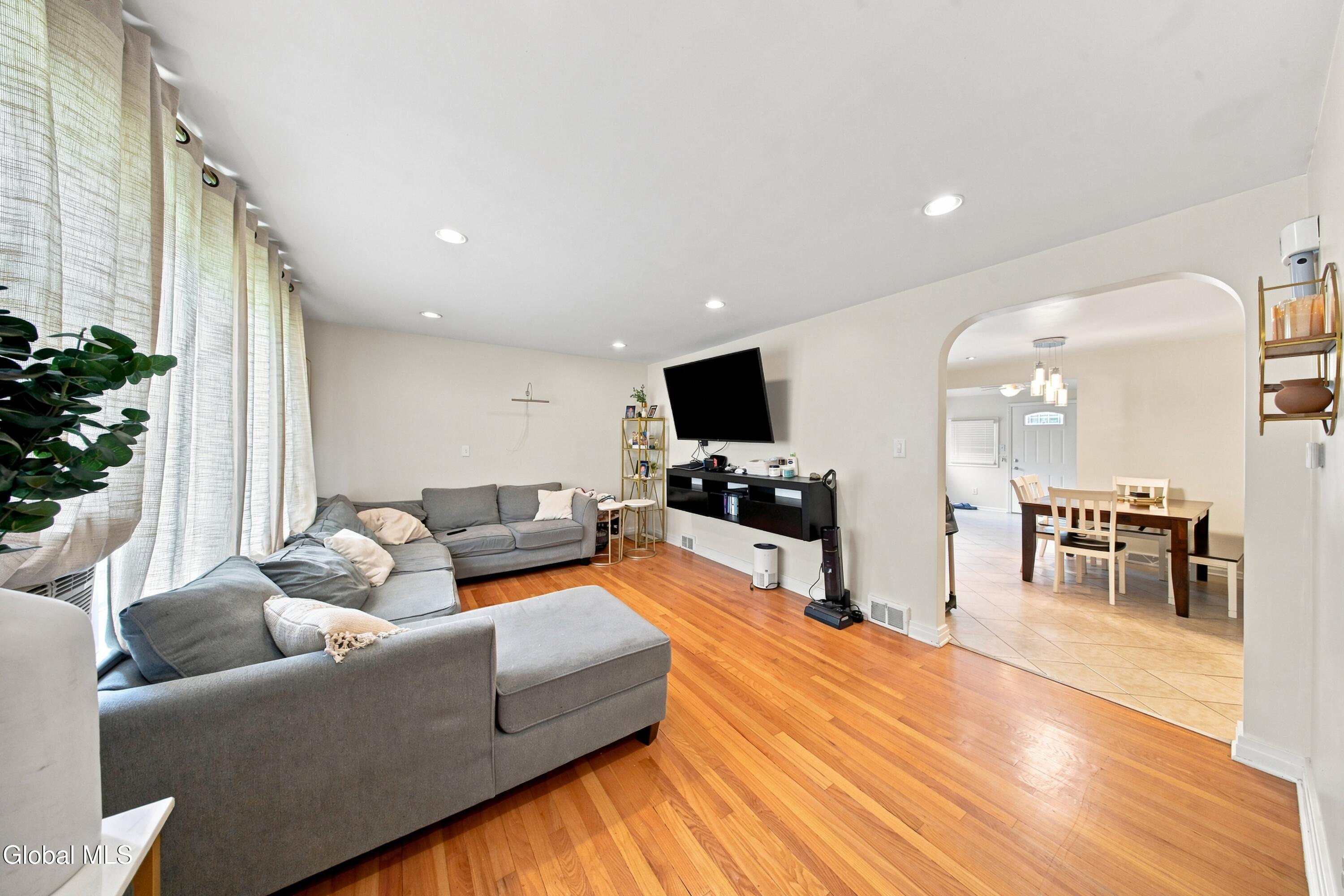 1209 Mader Street Schenectady NY 12308