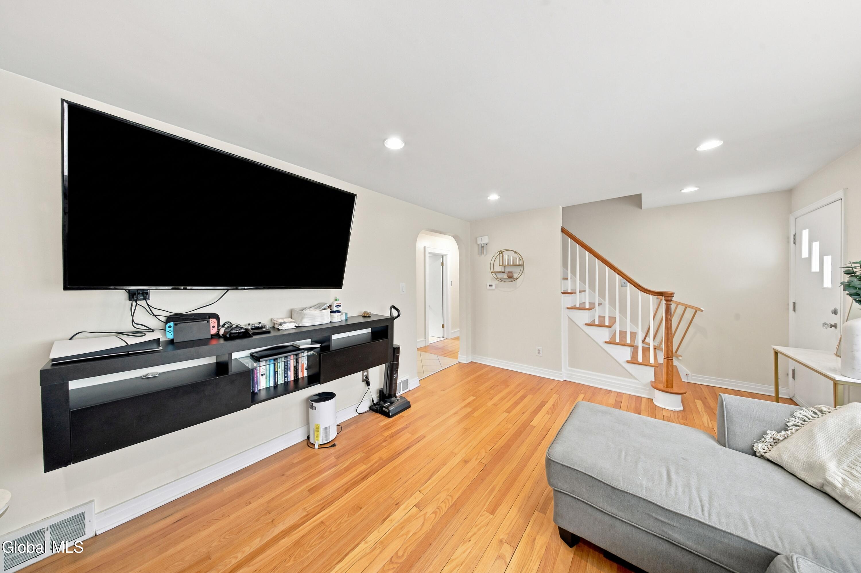 1209 Mader Street Schenectady NY 12308