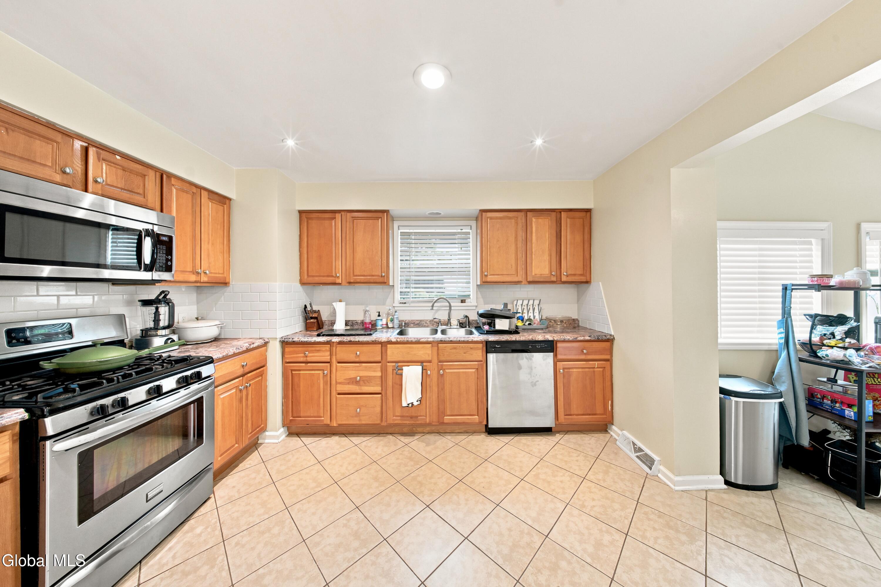 1209 Mader Street Schenectady NY 12308
