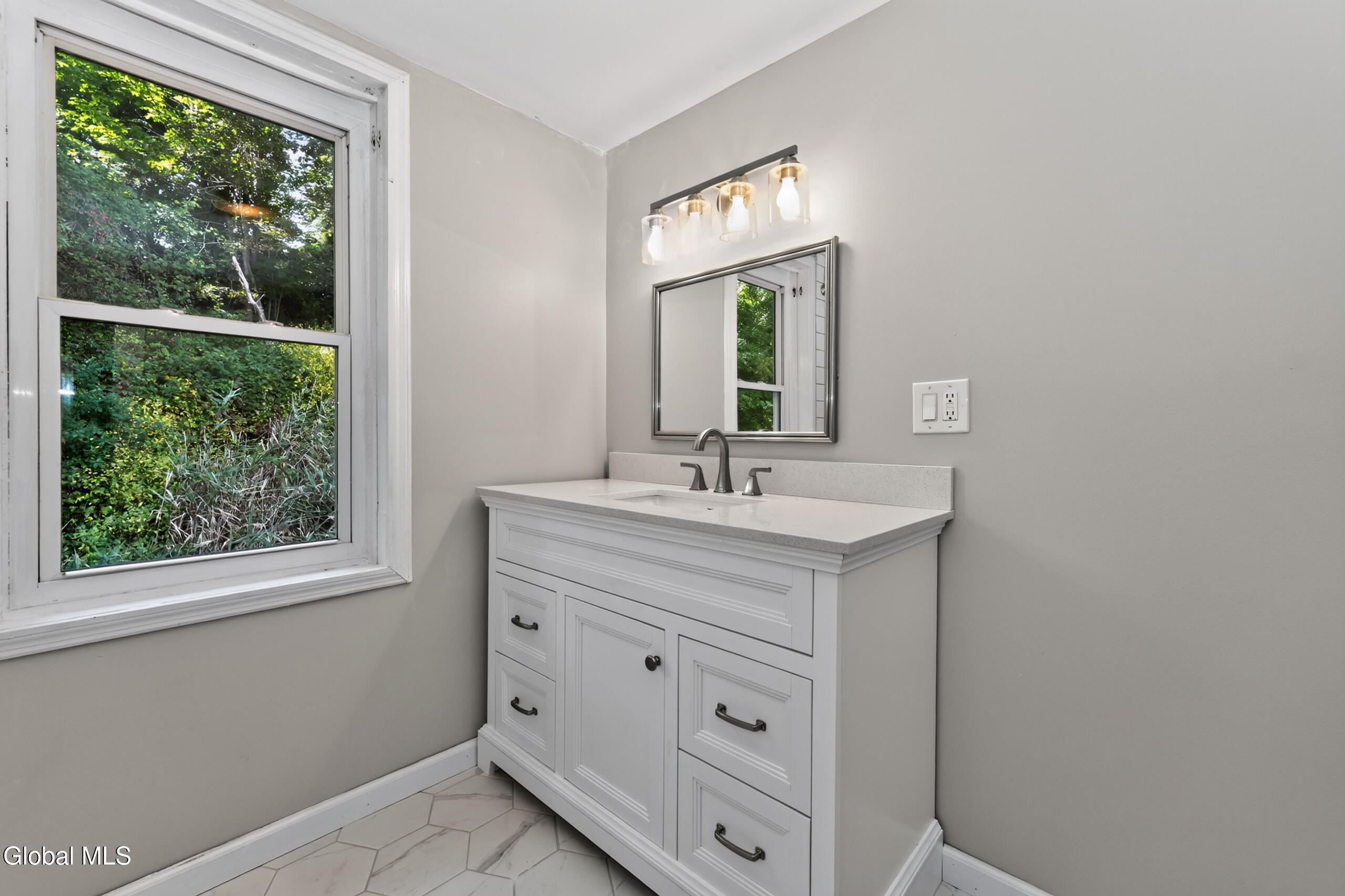 4 Washington Avenue Round Lake NY 12151