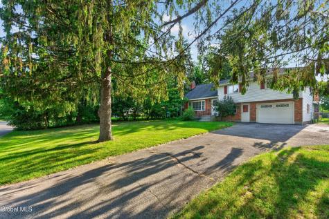 7 Lace Lane Clifton Park NY 12065