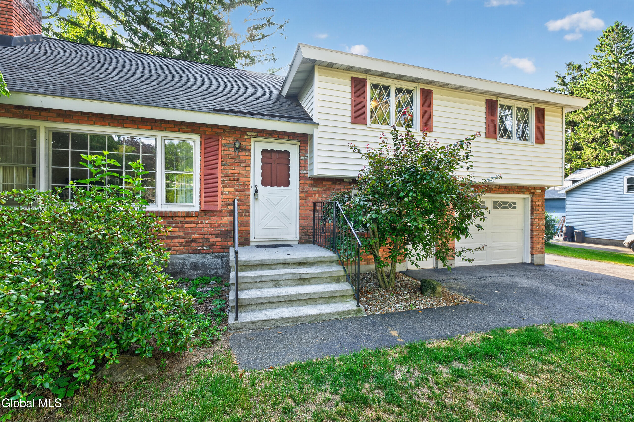 7 Lace Lane Clifton Park NY 12065