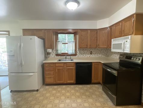 12 Netherlands Boulevard Rotterdam NY 12306