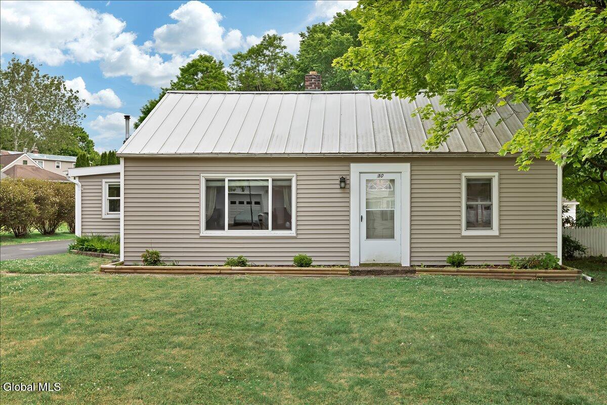 10 Westbrook Drive Nassau NY 12123