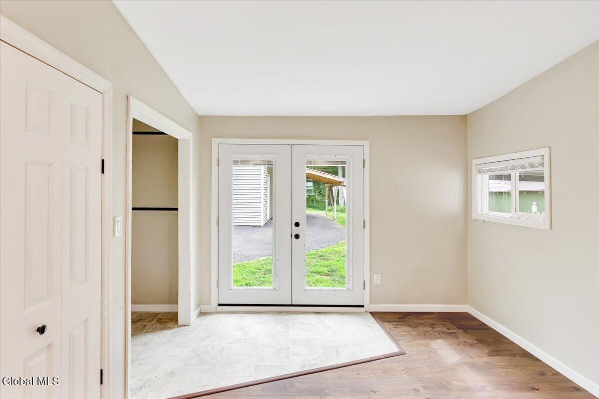 10 Westbrook Drive Nassau NY 12123