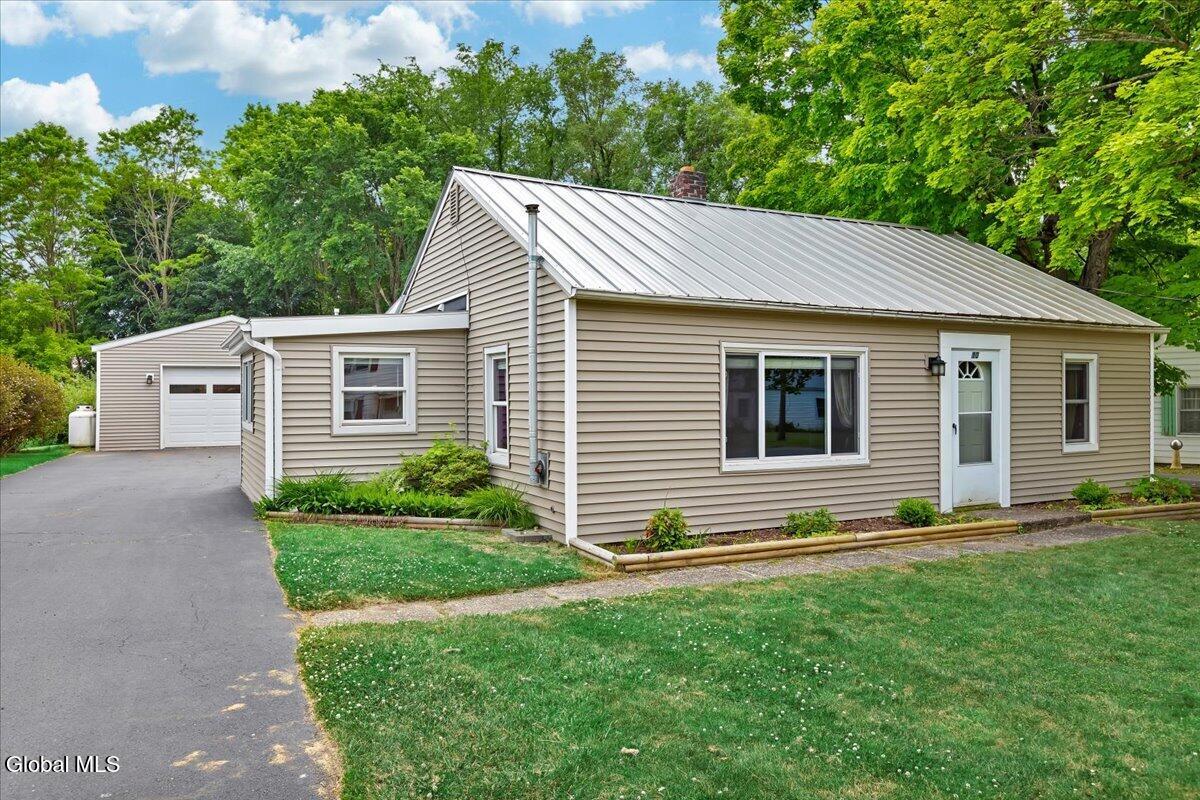 10 Westbrook Drive Nassau NY 12123