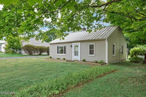 10 Westbrook Drive Nassau NY 12123