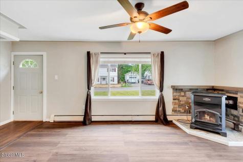 10 Westbrook Drive Nassau NY 12123