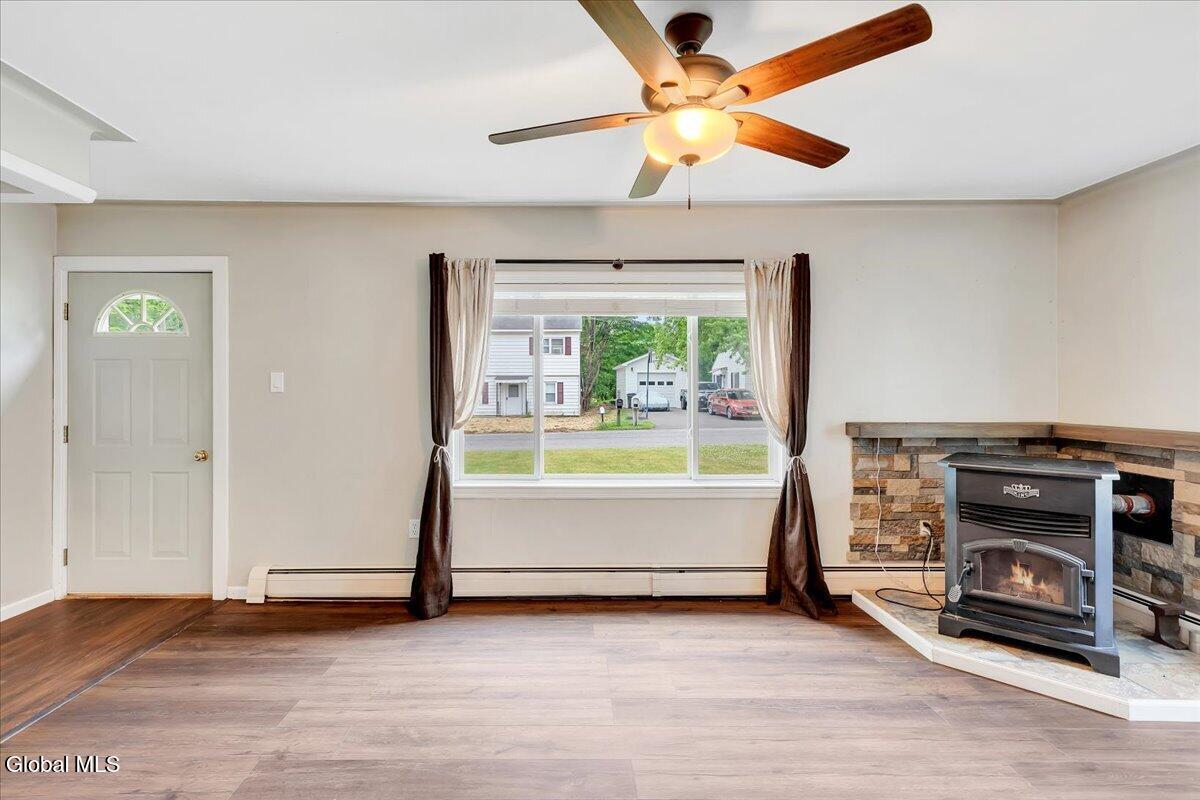 10 Westbrook Drive Nassau NY 12123
