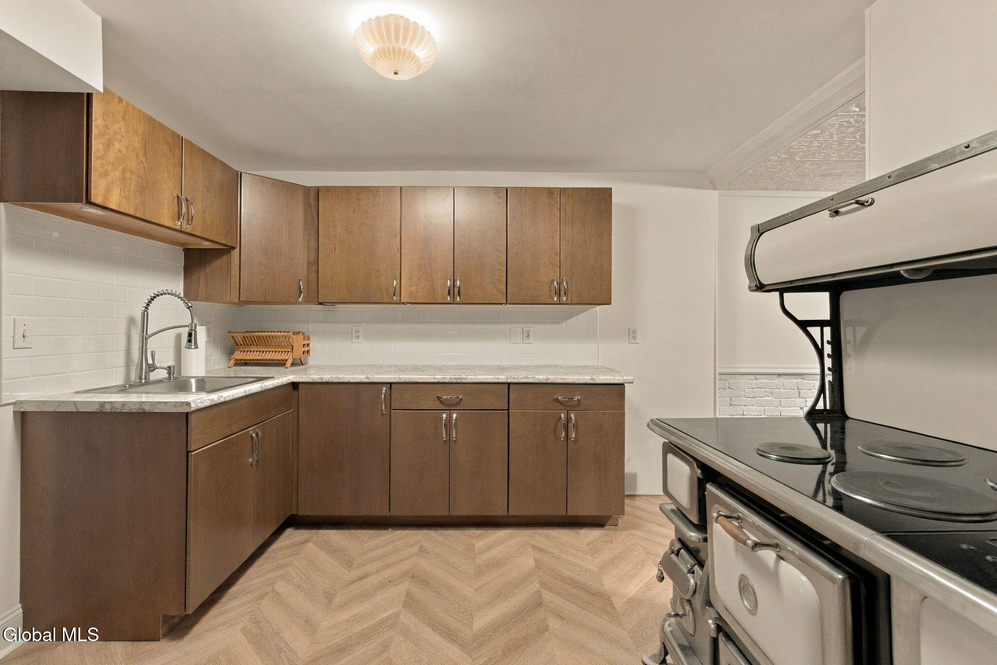 165 Lancaster Street Albany NY 12210
