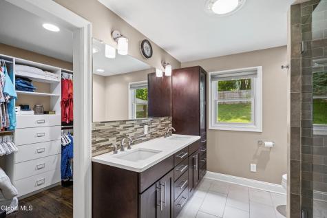 9 Sunset Drive Troy NY 12182