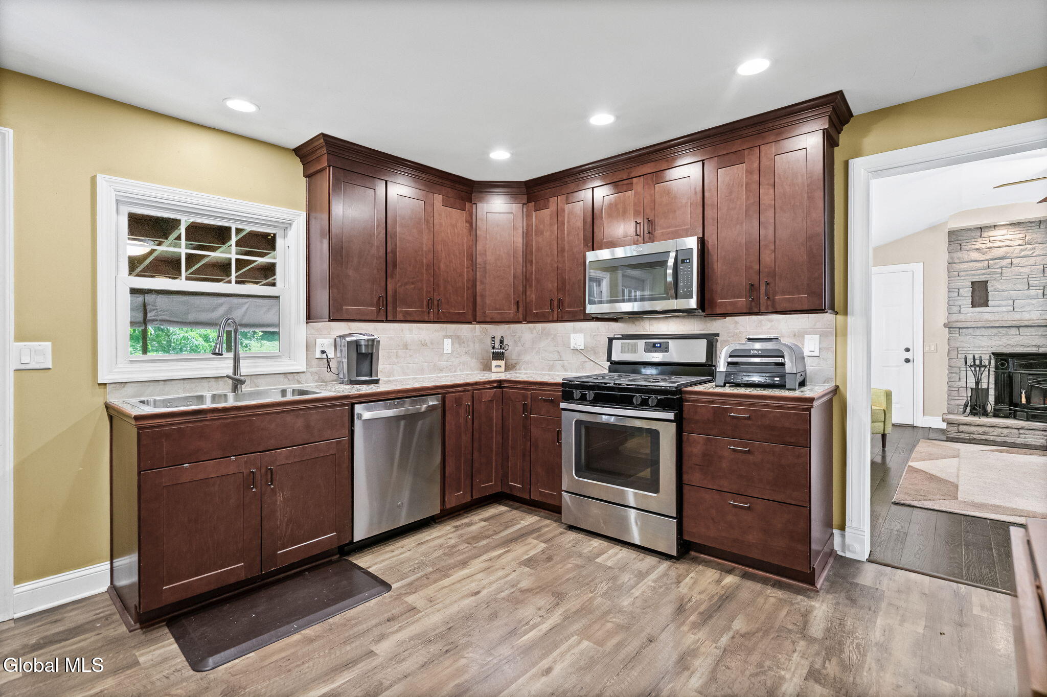 9 Sunset Drive Troy NY 12182