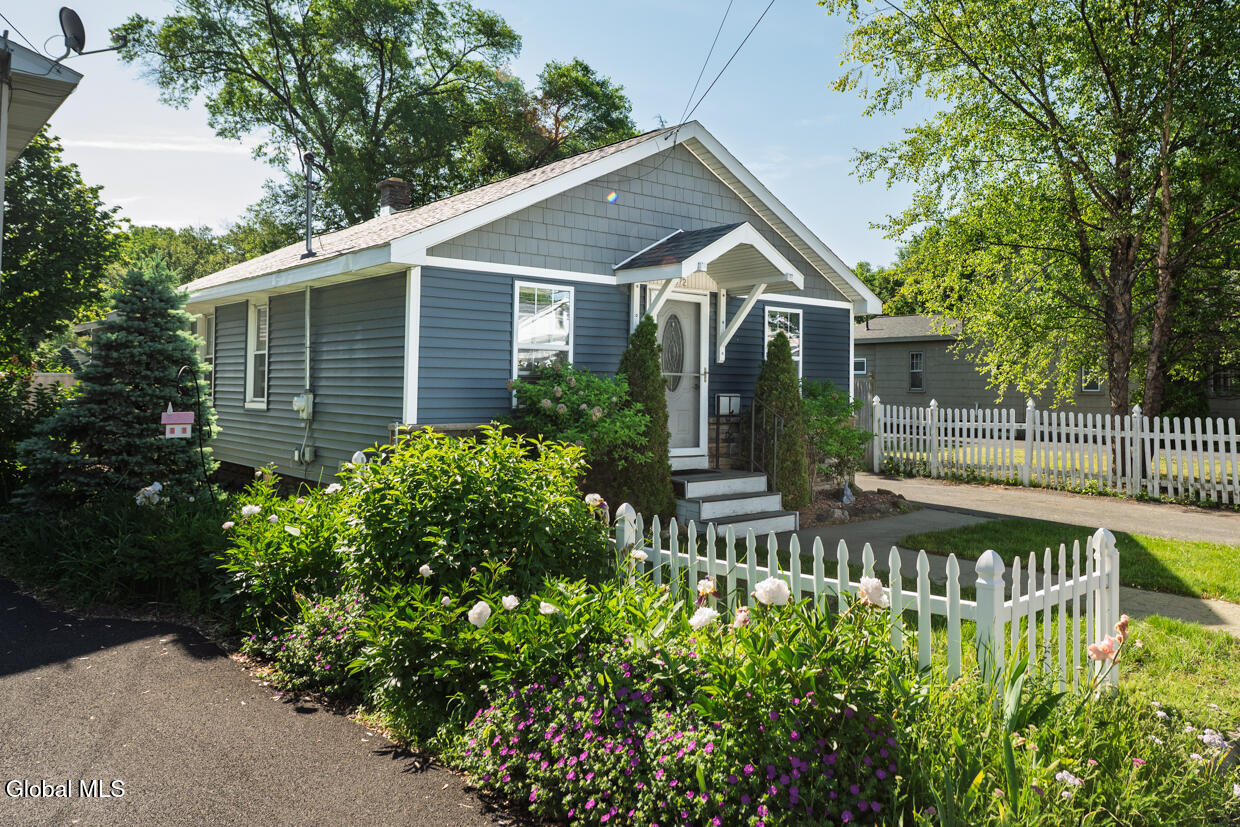 2872 Guilderland Avenue Rotterdam NY 12306