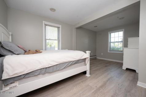 2872 Guilderland Avenue Rotterdam NY 12306