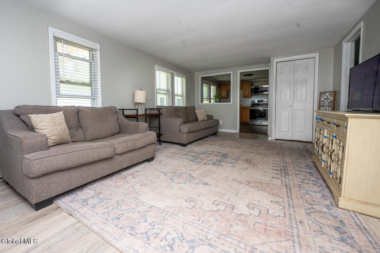 2872 Guilderland Avenue Rotterdam NY 12306