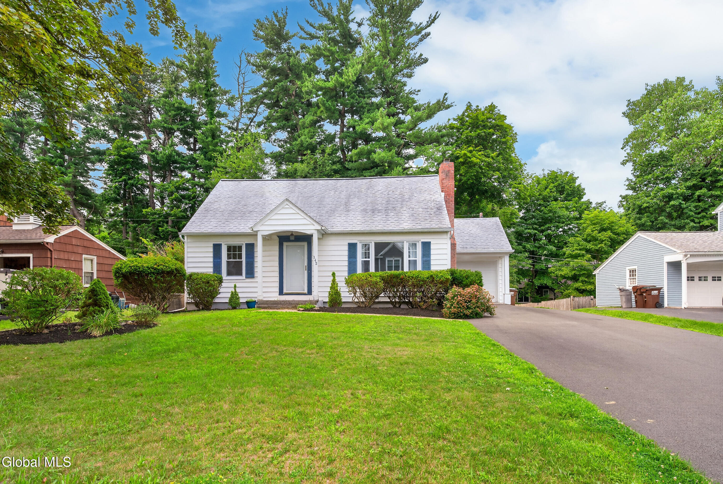 142 Fernbank Avenue Delmar NY 12054