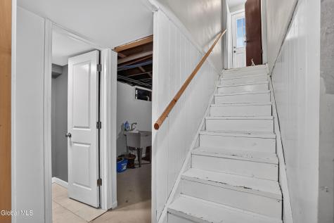 142 Fernbank Avenue Delmar NY 12054
