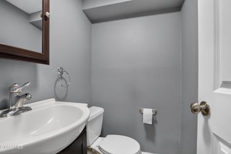 142 Fernbank Avenue Delmar NY 12054
