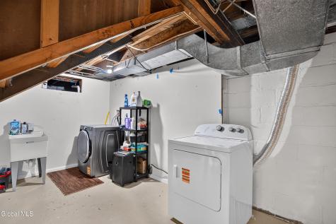 142 Fernbank Avenue Delmar NY 12054